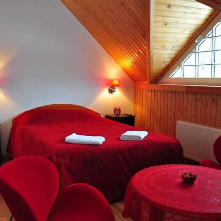 Guesthouse Leiputrija Ādaži Exteriör bild
