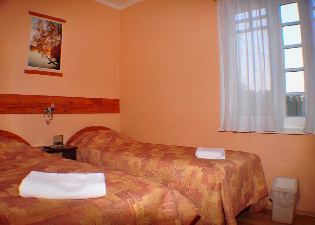 Guesthouse Leiputrija Ādaži Exteriör bild