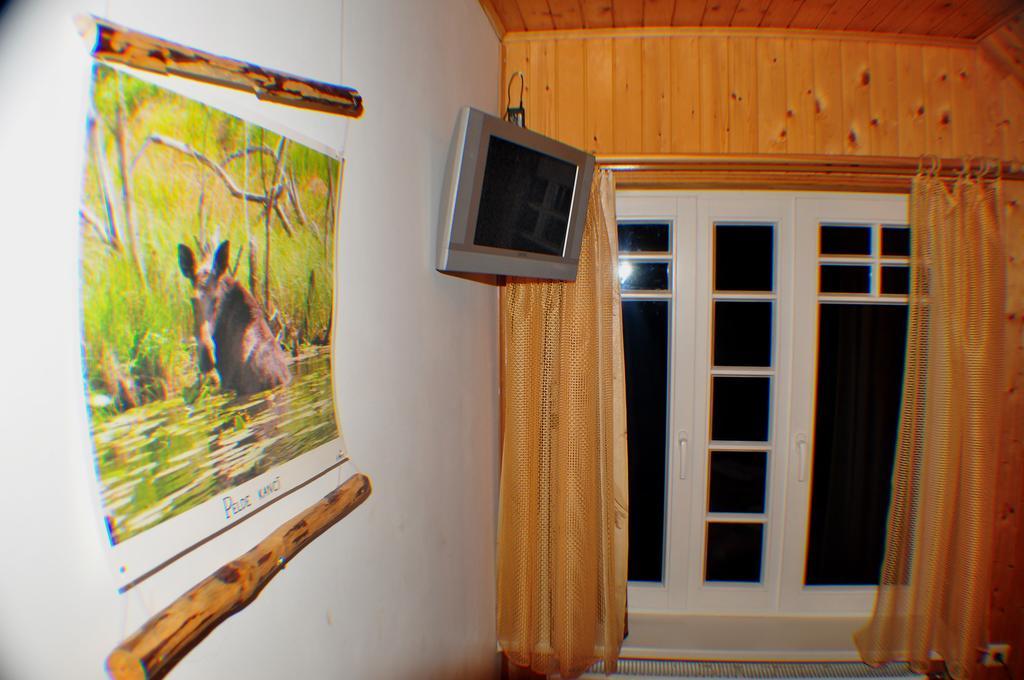 Guesthouse Leiputrija Ādaži Exteriör bild