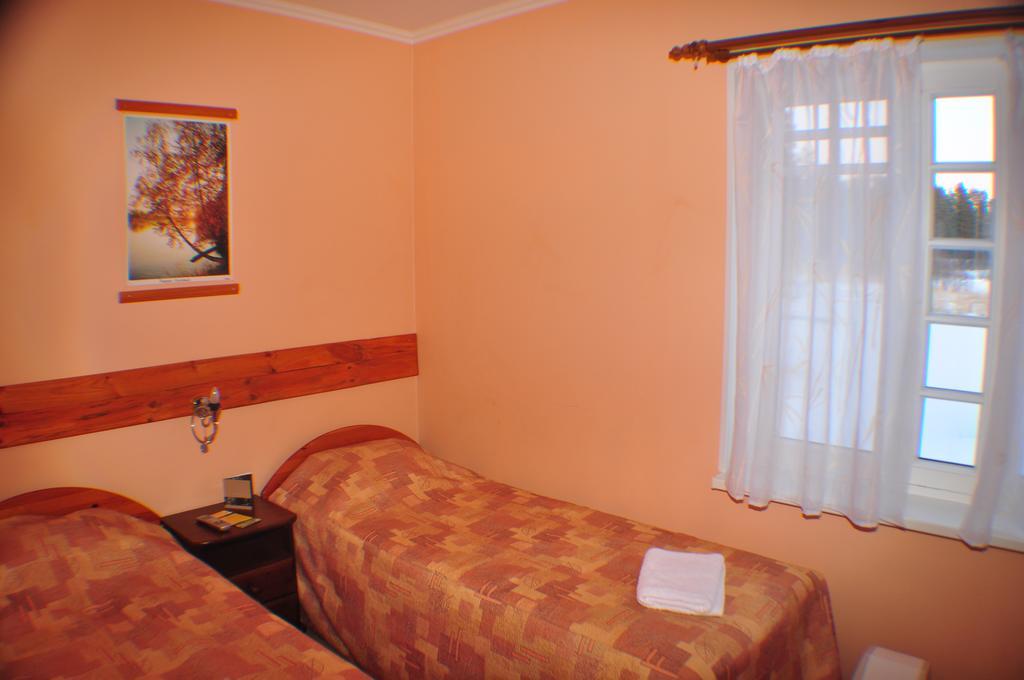 Guesthouse Leiputrija Ādaži Exteriör bild