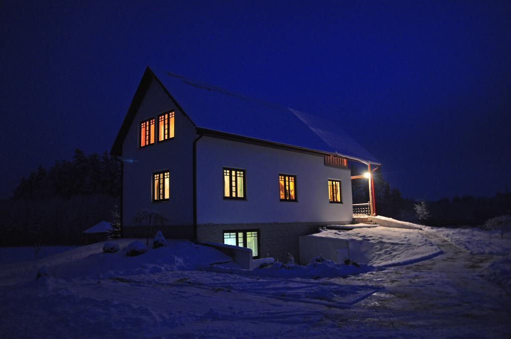Guesthouse Leiputrija Ādaži Exteriör bild