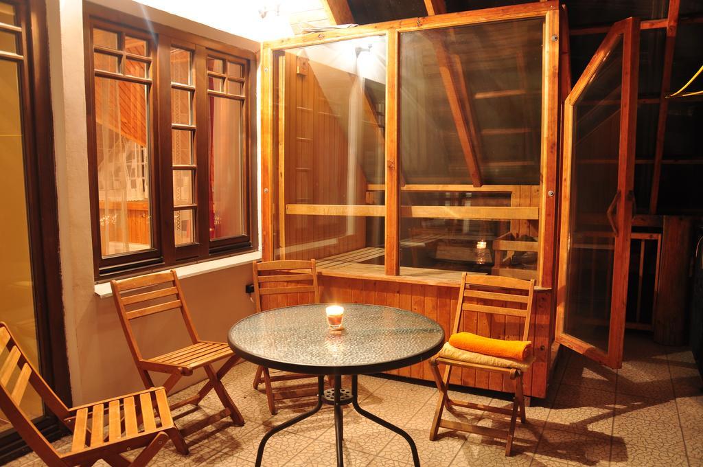 Guesthouse Leiputrija Ādaži Exteriör bild