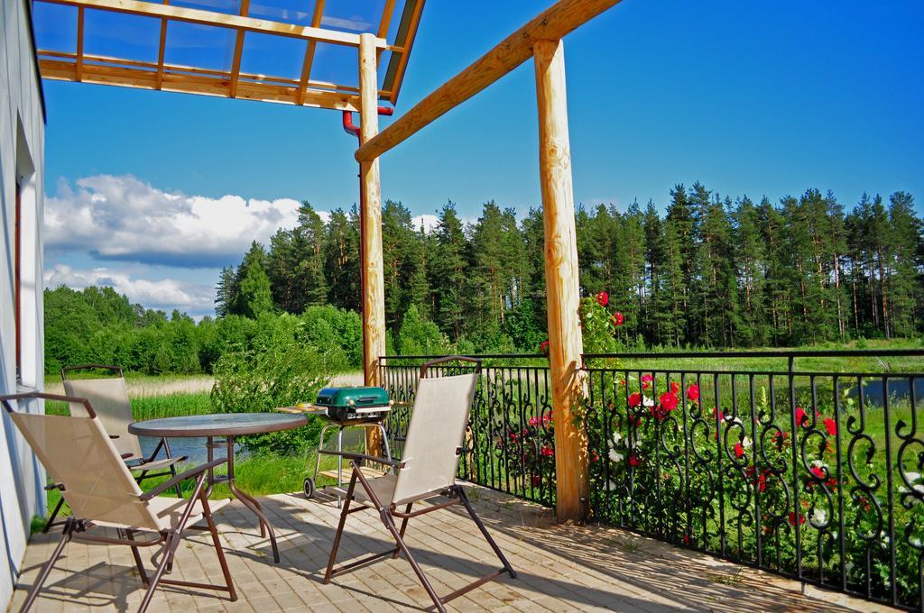 Guesthouse Leiputrija Ādaži Exteriör bild