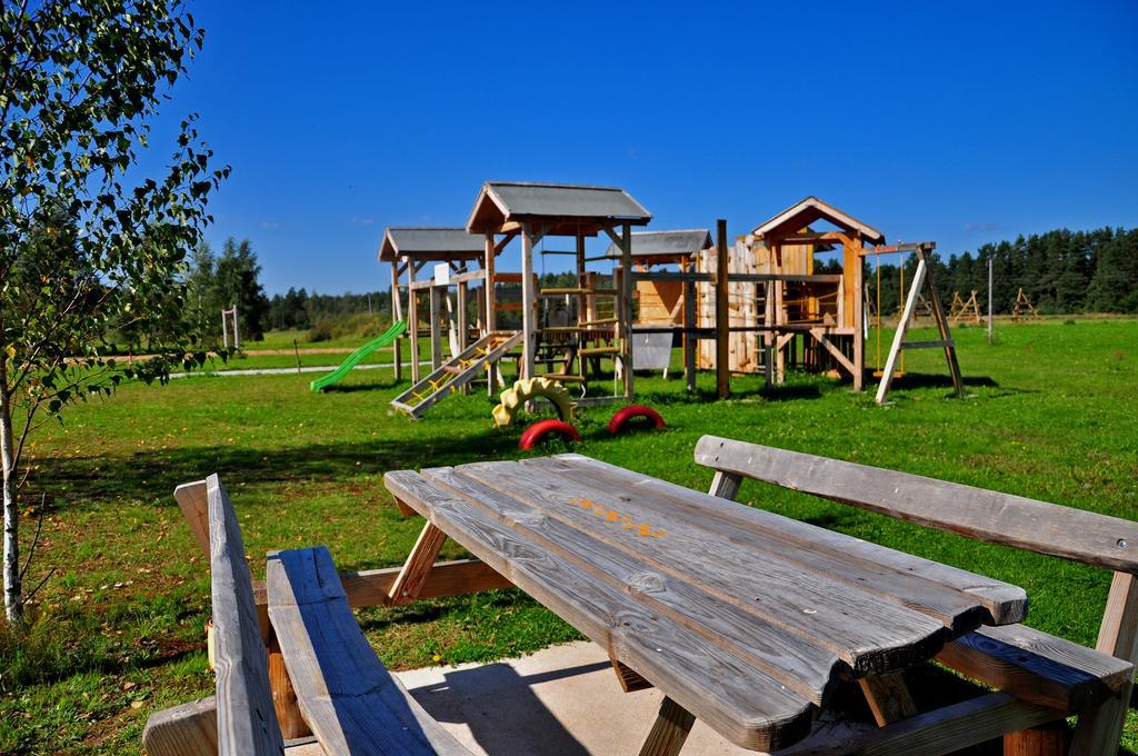 Guesthouse Leiputrija Ādaži Exteriör bild