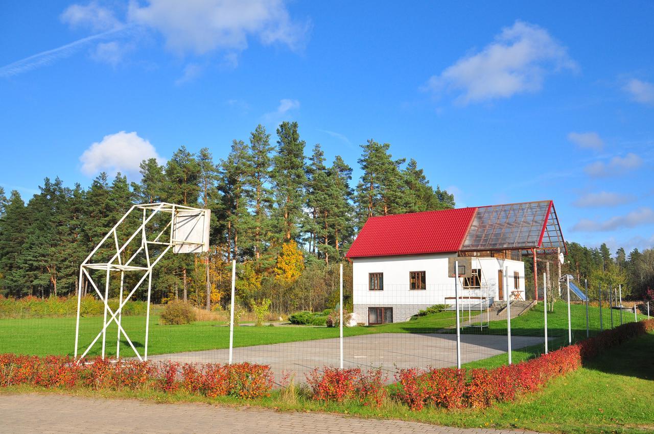 Guesthouse Leiputrija Ādaži Exteriör bild