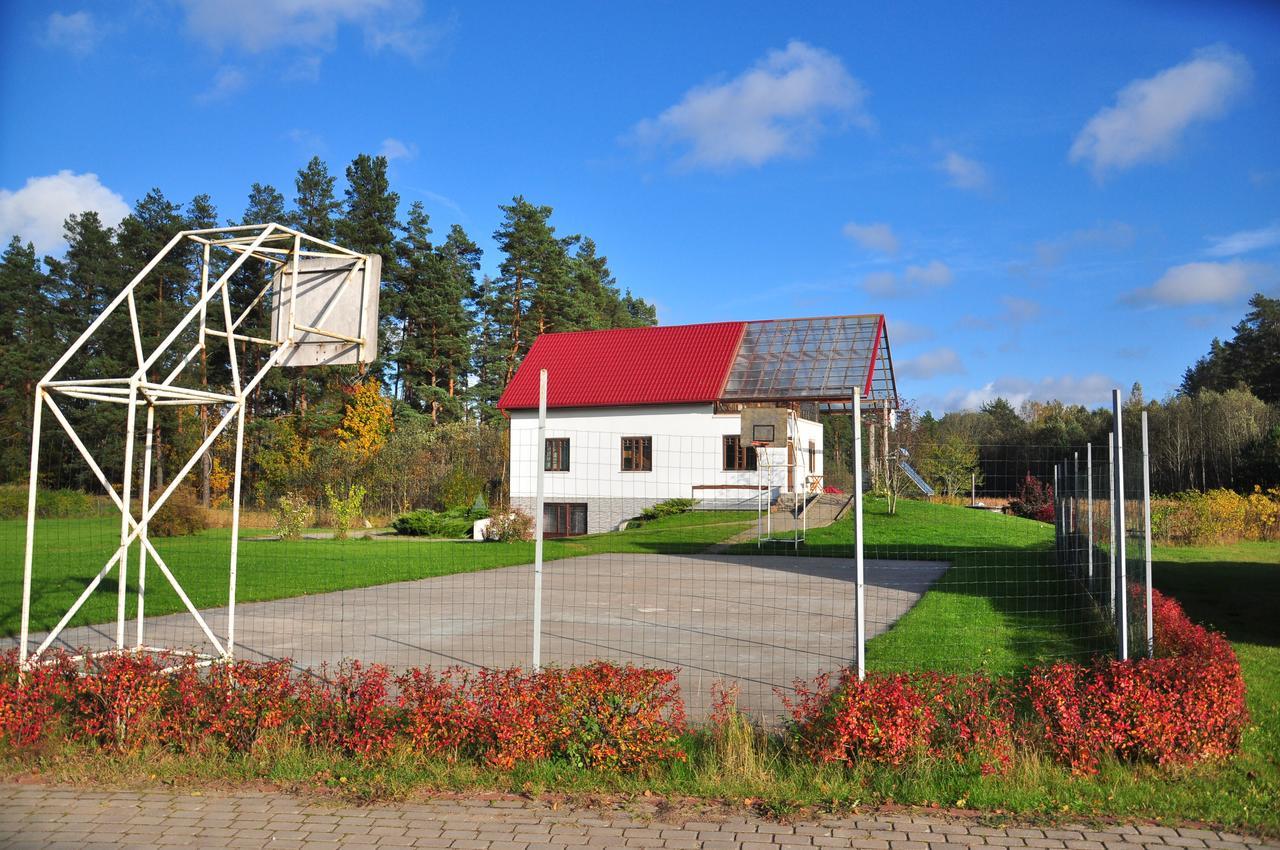 Guesthouse Leiputrija Ādaži Exteriör bild