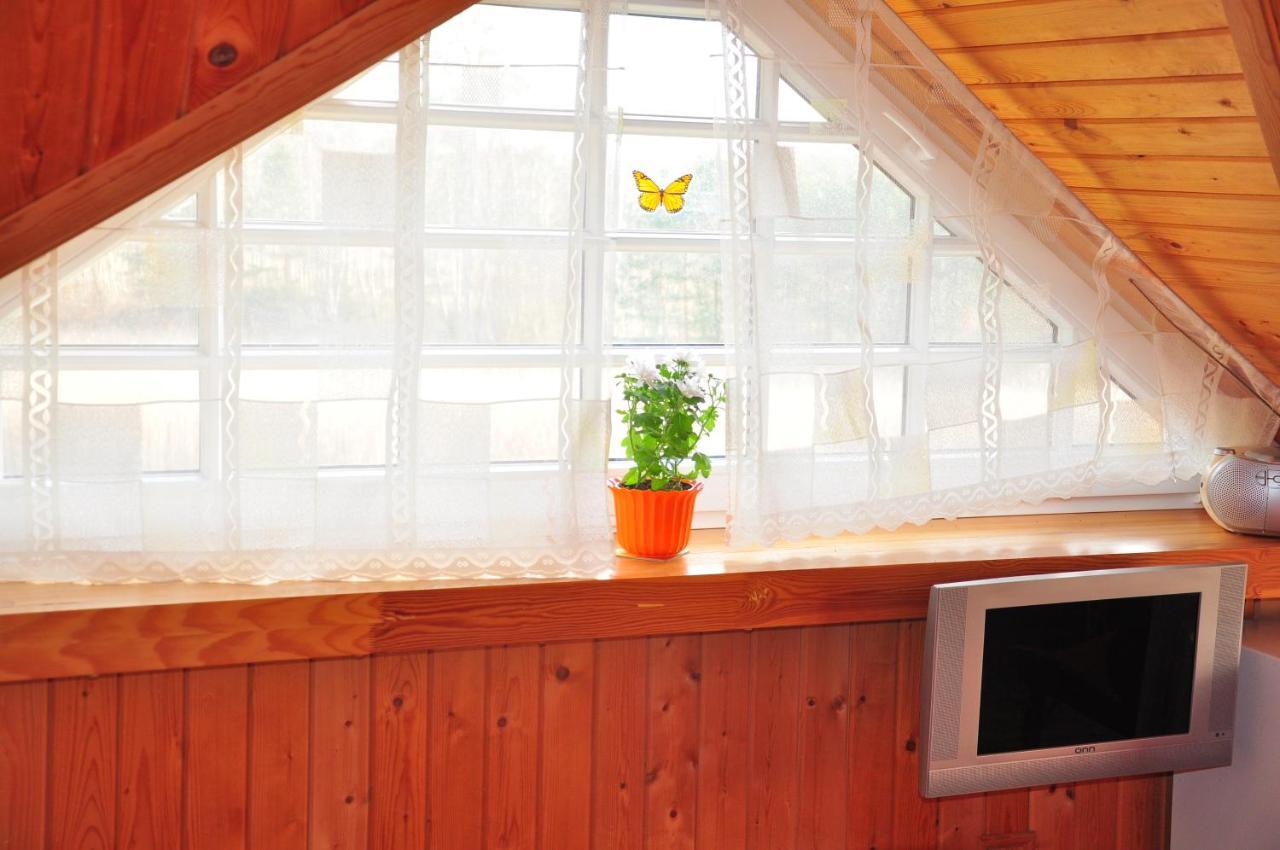 Guesthouse Leiputrija Ādaži Exteriör bild