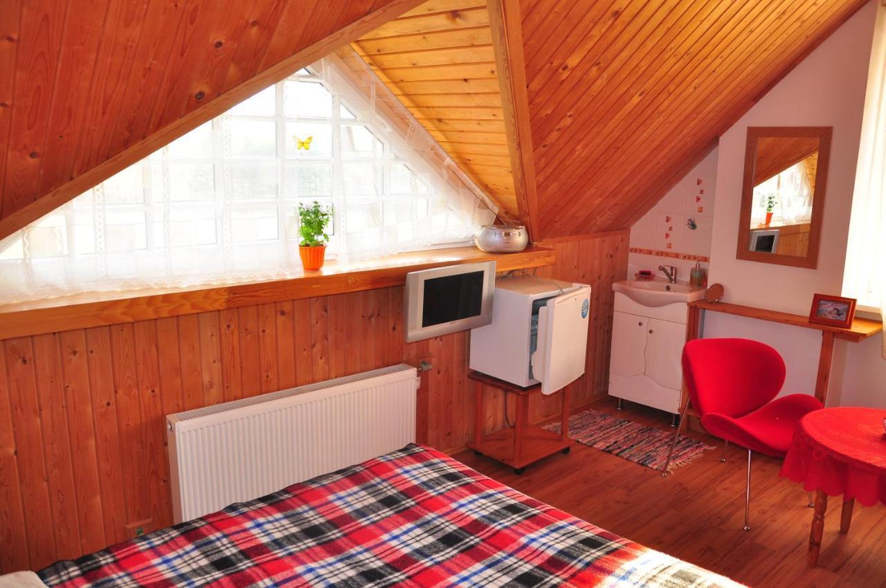 Guesthouse Leiputrija Ādaži Exteriör bild